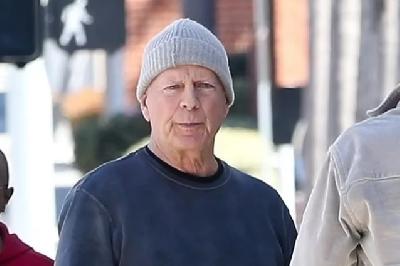 Bruce Willis snimljen u javnosti prvi put otkako je objavljeno da ima novu dijagnozu